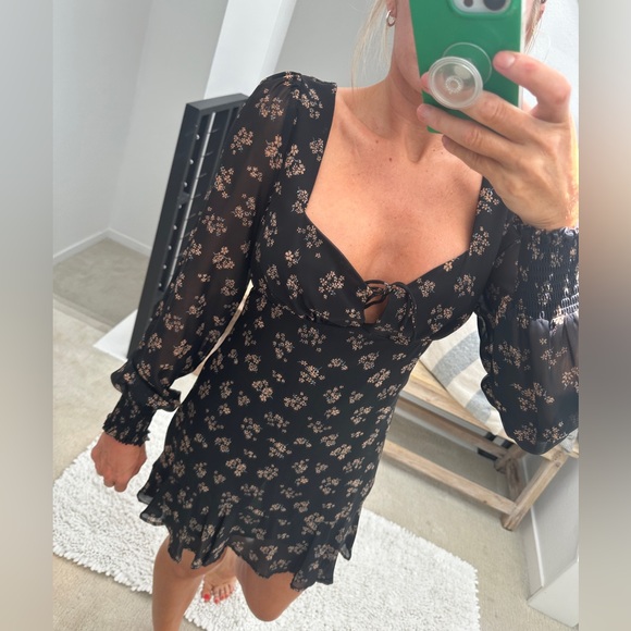 Forever 21 Black Floral Ruffle Hem Mini Dress with Sheer Sleeves fall chic M - Picture 5 of 13